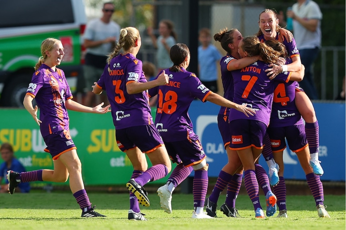 Violet and orange sports kits printed with Mimaki dye sublimation printer